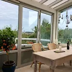 アパート Charming Sunroom With Panorama View