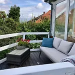Charming Sunroom With Panorama View * ランダーズ